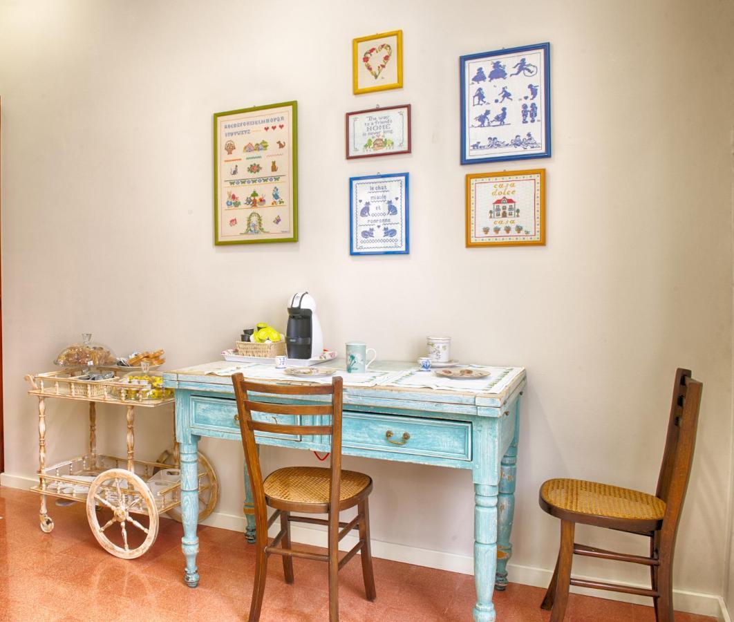 B&B A Casa Di Teresa ออลเบีย ภายนอก รูปภาพ