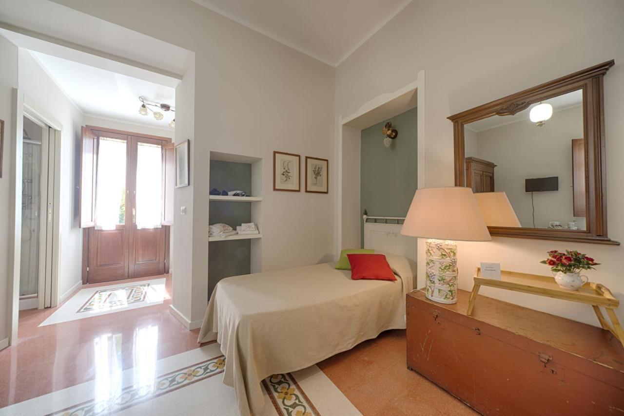 B&B A Casa Di Teresa ออลเบีย ภายนอก รูปภาพ